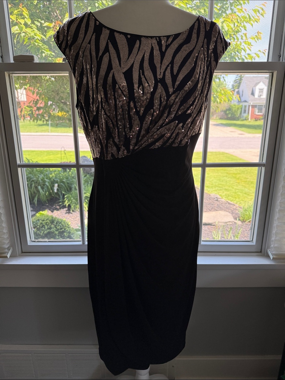 Elegant Black Midi Dress with Rose Gold Sequin Bodice